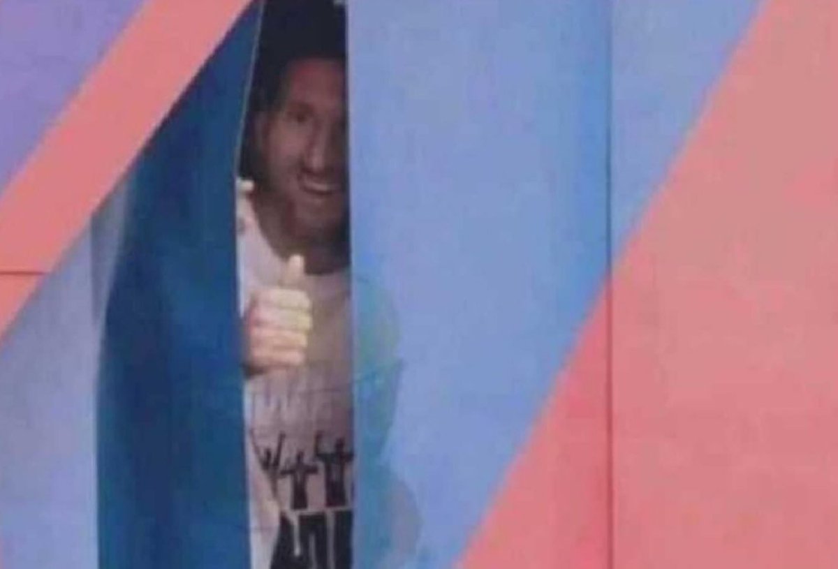 Cuando te echaban del salón y seguías molestando desde la ventana