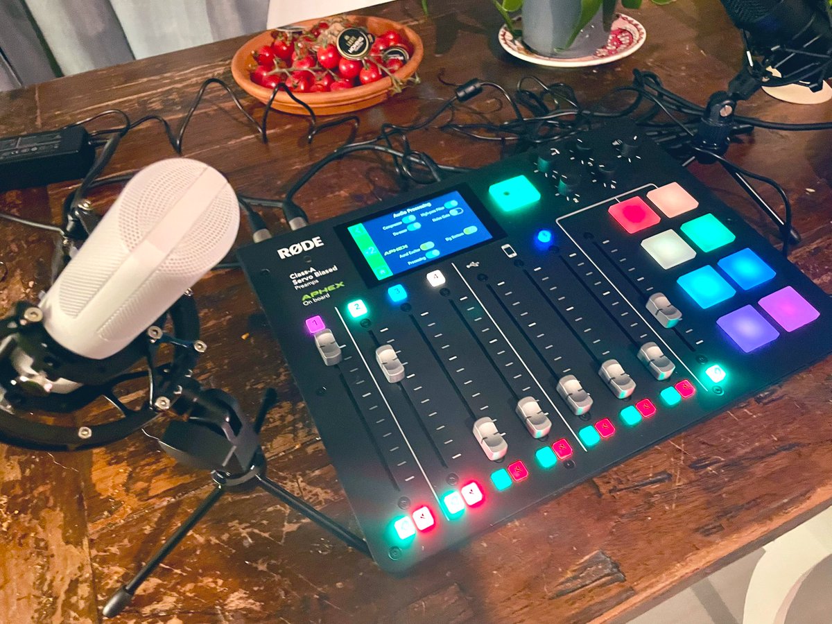 Brandnew RODE podcastset. Next week HHM produces hortipodcasts <a href="/GreenTechRAI/">GreenTech</a> <a href="/PaprikaNL/">Hortibiz Newsradio</a>