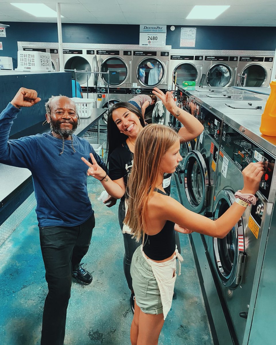 Our #HopeDealer crews are pretty fantastic! 🙌

62 families washed 630 loads of laundry today at 3 #LaundryProject locations in Jacksonville, FL x Tampa, FL x Fort Myers, FL thanks to support from our friends: <a href="/NewYorkLife/">New York Life</a> in Tampa, <a href="/cfctampabay/">Champions for Children</a>, and <a href="/travisakers/">Travis Akers 🇺🇸</a>! 🧺🎉