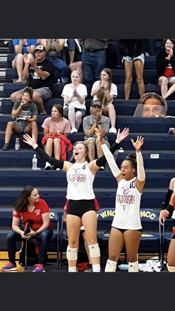 West wins!!!  Great job to Amauri and Avah, way to represent AHS one final time 💙🏐