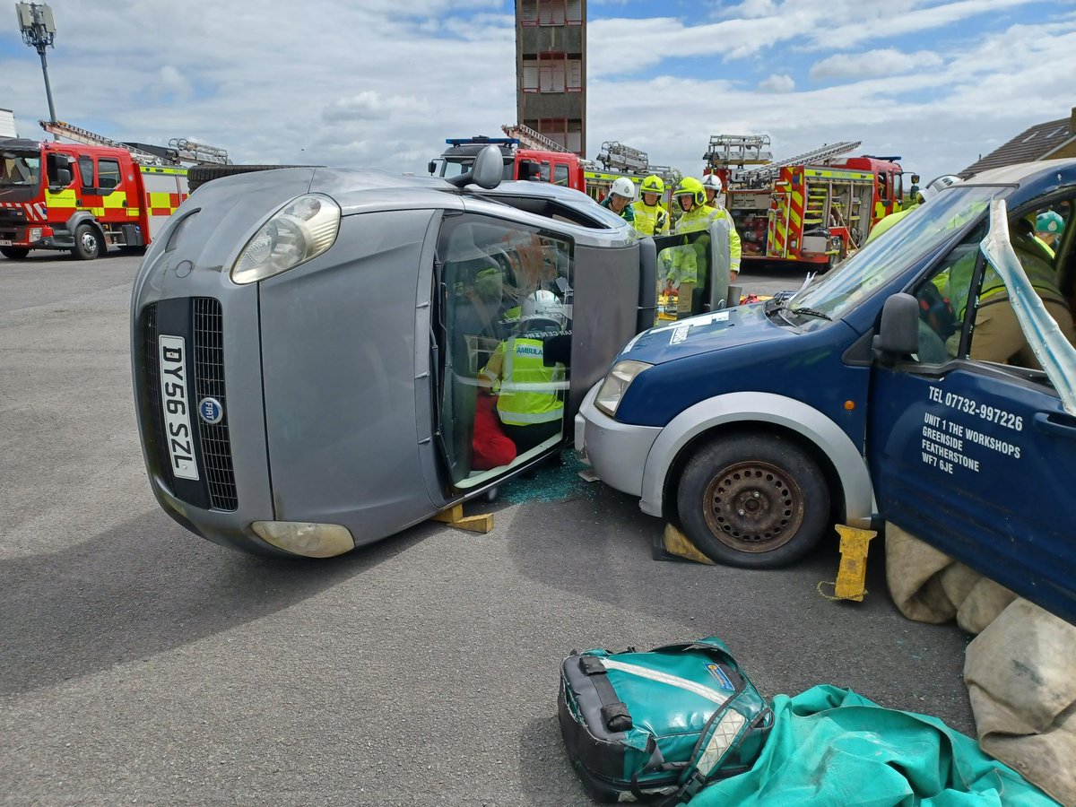 LauraJayCordaz's tweet photo. A huge thank you to @WYFRS for working together with @YorksAmbulance on Exercise HAVOC. Excellent inter-service working, great communication and an opportunity to understand better how we can help each other on the road. #JESIP https://t.co/wXEIZxny5H