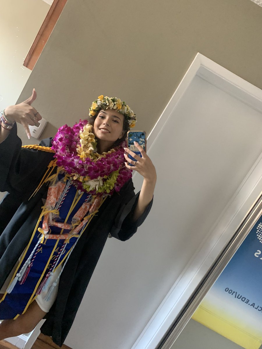 cxeval's tweet photo. The drip is incredible this graduation day https://t.co/Vc5NAoKiaa