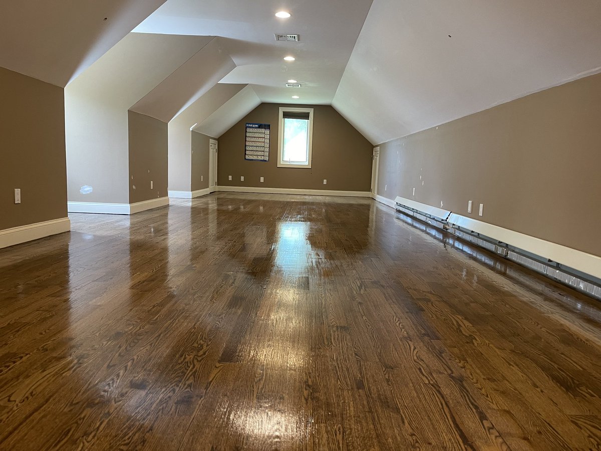 Floorandpaint's tweet photo. MonroeNY  project  sanding refinish red oak hardwood flooring stain dura seal  bona water base finished #floorandpaint #lexuryhome #hudsonvalley #hardwoodfloors #painting #remodeling #fyp https://t.co/M4jGJarjkI