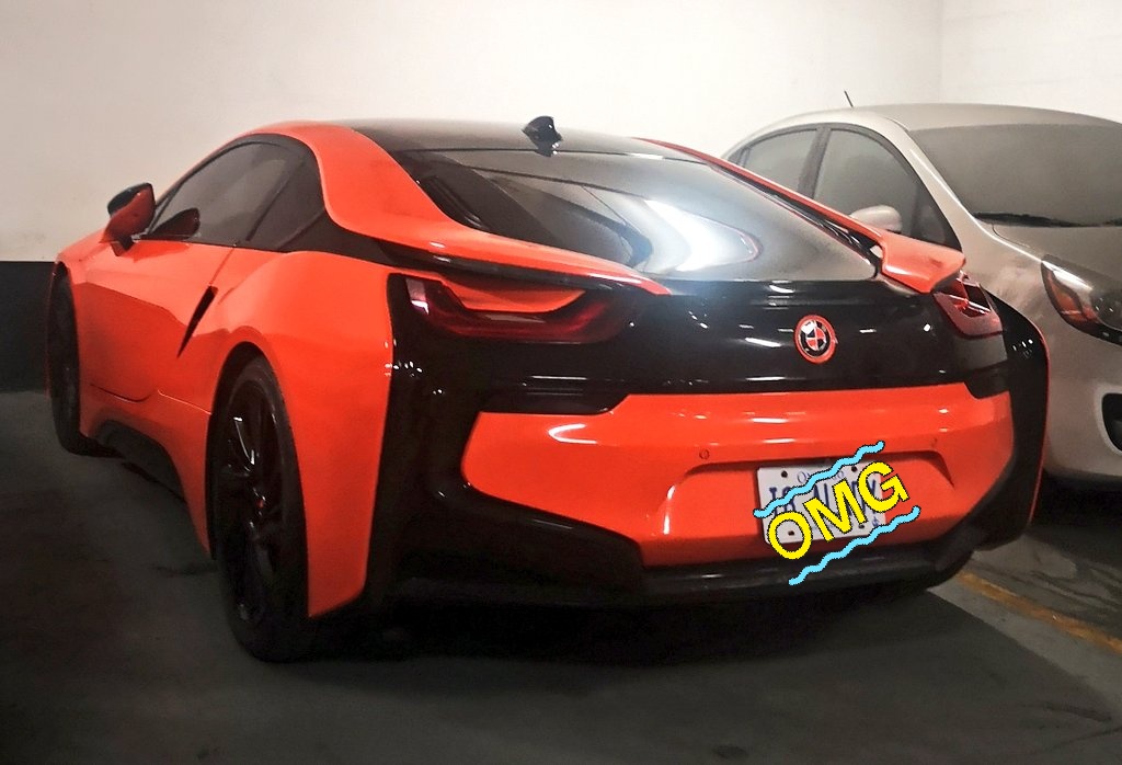 Autoextragti's tweet photo. Jamás nos cansaremos de admirar el diseño y la tecnología del #BMW i8. Y así, naranja y negro, mejor.

#Avistamiento #Autoextra https://t.co/x1FtF65hyo