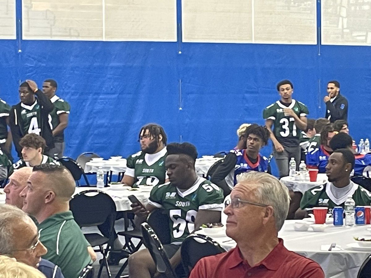 joeRteacher's tweet photo. Phil Simms North South beefsteak and awards https://t.co/SF3Yo4jMdk
