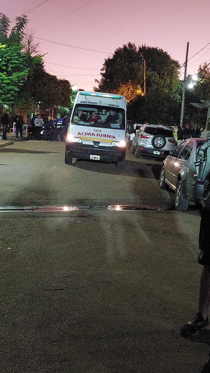 ajnmisiones's tweet photo. Ciudandonos. Gracias @OscarAlarconMis @SaludMisiones. 35 años de @ajnmisiones realizando una labor solidaria y comprometida con el barrio San Jorge. https://t.co/fZh5YpC4nn