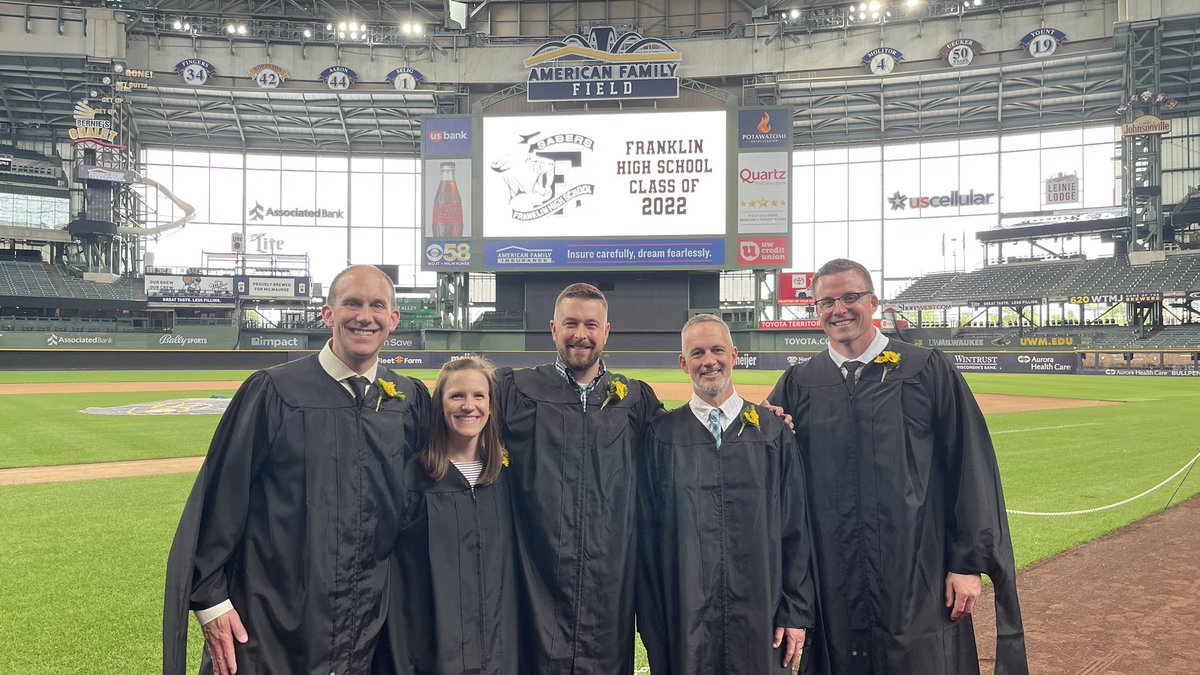 MrJonasFHS's tweet photo. Thankful for these four amazing colleagues and for all the graduates. Thanks for hosting Am Fam! #Classof2022 https://t.co/hukFxkdvGT