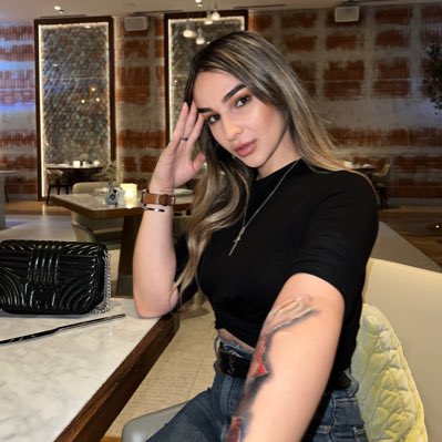 malikaclover's tweet photo. #NewProfilePic https://t.co/H7gF8W5f2D