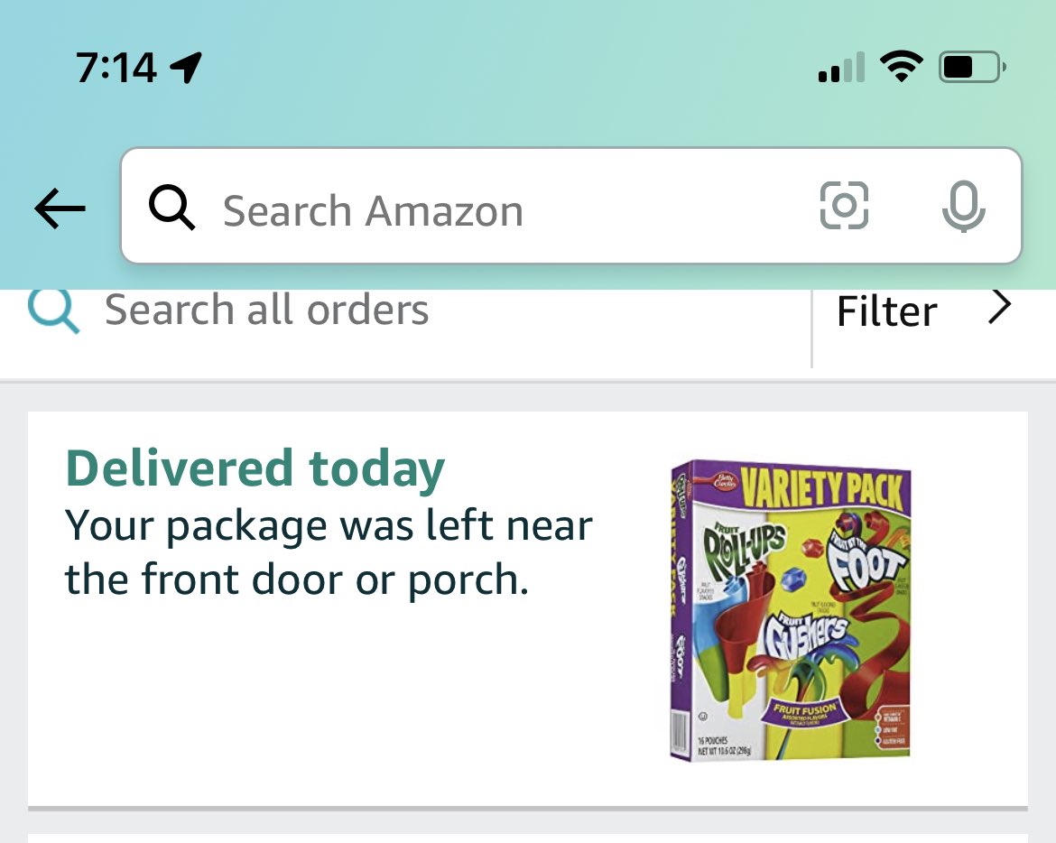_drewbailey's tweet image. Just over here trying to get some gushers and fruit by the foot but Amazon had other plans 💅
