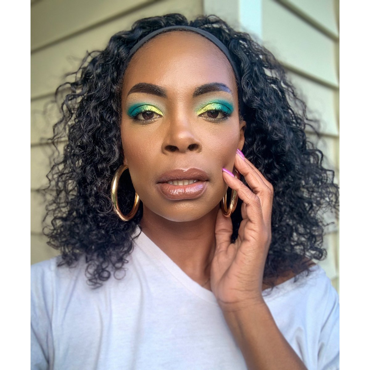 JustToniC813's tweet photo. #makeupplaytime featuring the @blendbunnycos Bkends palette (shade used: Submerged - matte) &amp; Clionadh Cosmetics Multichromes https://t.co/Z8hqRboKMz