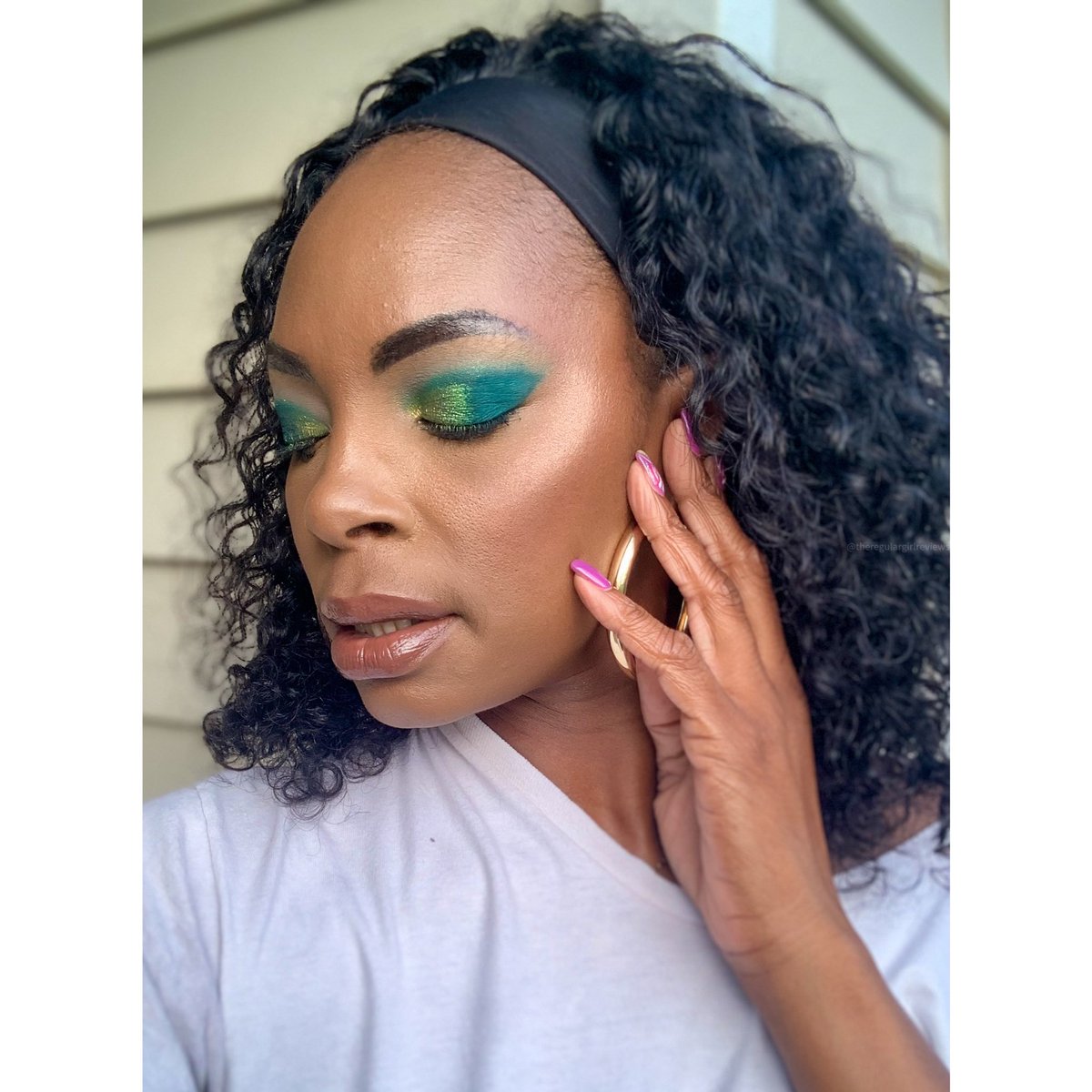 JustToniC813's tweet photo. #makeupplaytime featuring the @blendbunnycos Bkends palette (shade used: Submerged - matte) &amp; Clionadh Cosmetics Multichromes https://t.co/Z8hqRboKMz