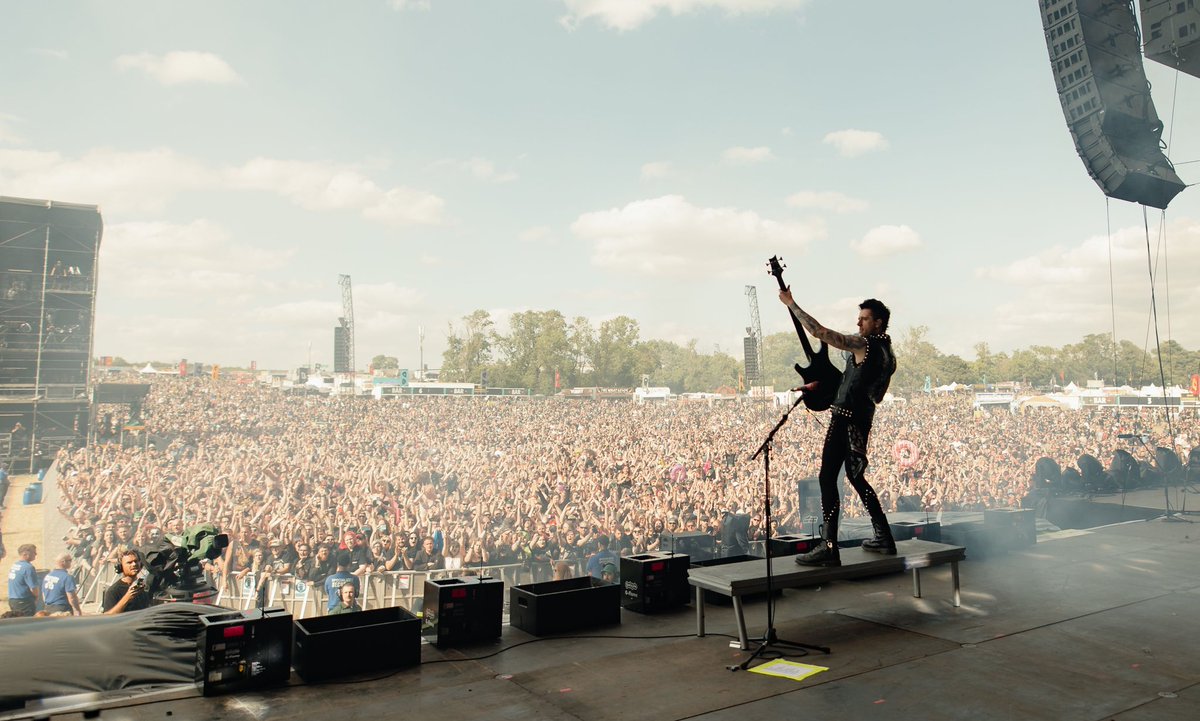 LonnyEagleton's tweet photo. An unforgettable day at @DownloadFest yesterday! https://t.co/lr6joHIXSE