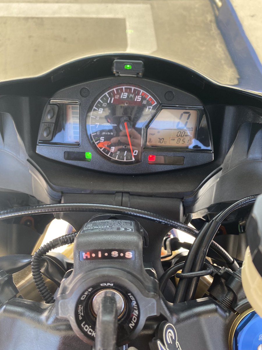 RiderMarvellous's tweet photo. ツーリングスタート！♪

#バイク #cbr600rr #ツーリング
#良い #天気 https://t.co/jCV2twA5v9