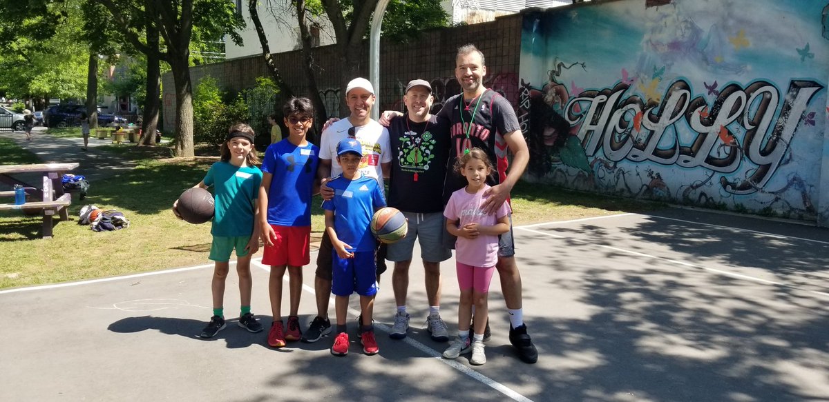 viraniarif's tweet photo. Thanks Mark Kitely and all the folks at Toronto Triple Threat for running a great basketball jamboree at Sorauren Park for kids in the neighbourhood. Happy to help with registration and Zakir had a great time coaching ! https://t.co/1I0nlopGeY
