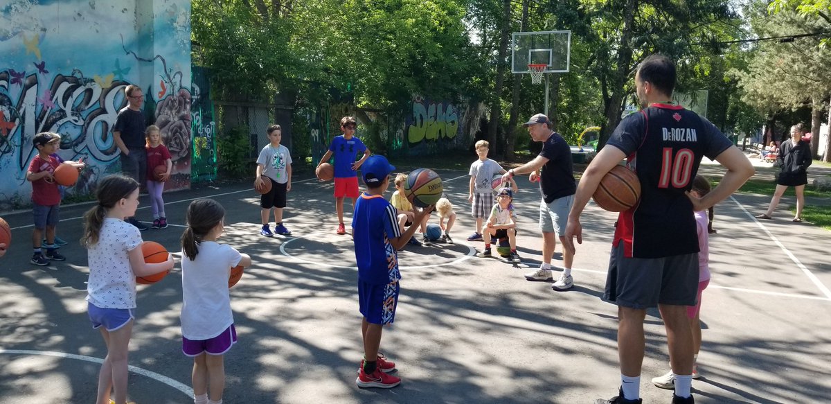 viraniarif's tweet photo. Thanks Mark Kitely and all the folks at Toronto Triple Threat for running a great basketball jamboree at Sorauren Park for kids in the neighbourhood. Happy to help with registration and Zakir had a great time coaching ! https://t.co/1I0nlopGeY