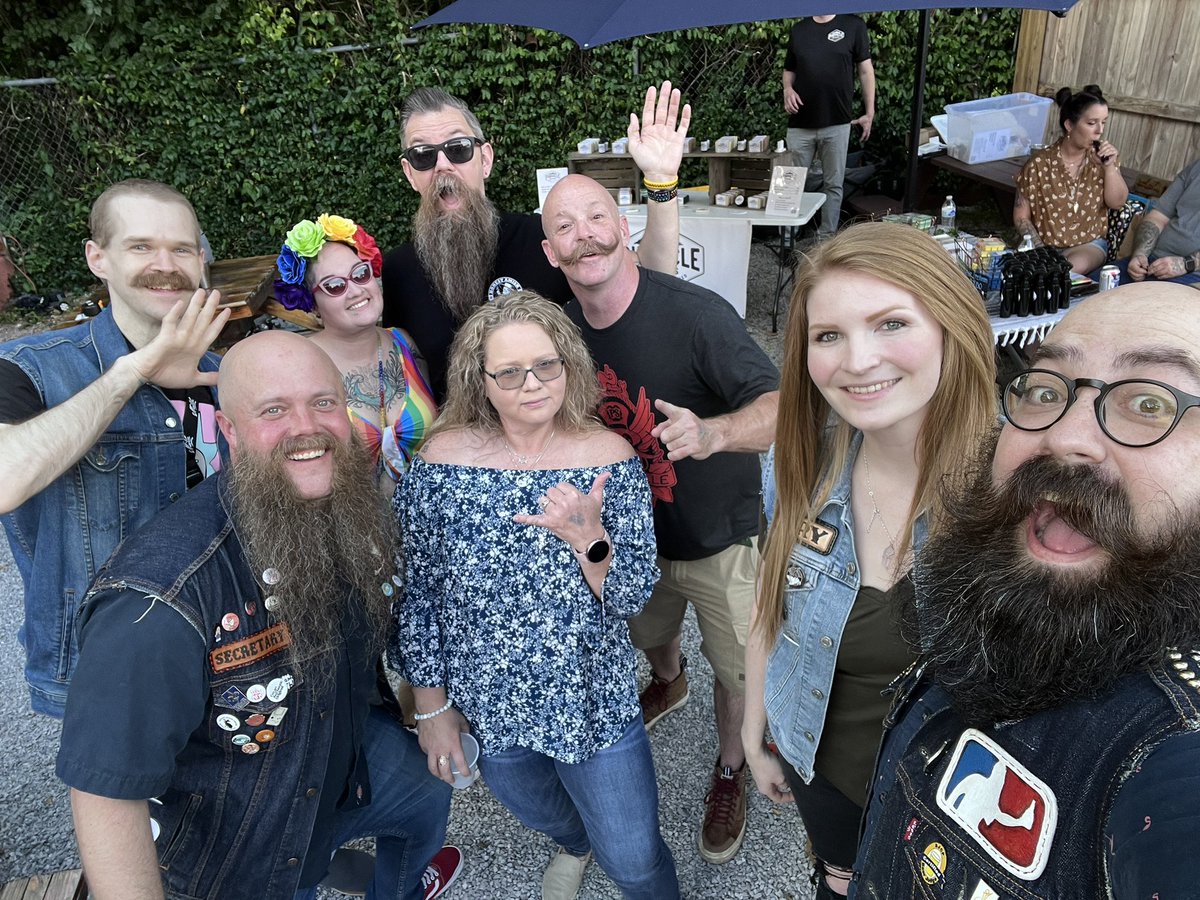 Hanging in Richmond, KY at the Beard and Loathing folks. It you look closely you’ll see some @Honest_Amish peeps!