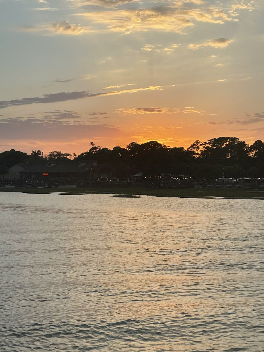 tgrabes17's tweet photo. Sunset report #MurrelsInlet https://t.co/Hb7rUQU0wk