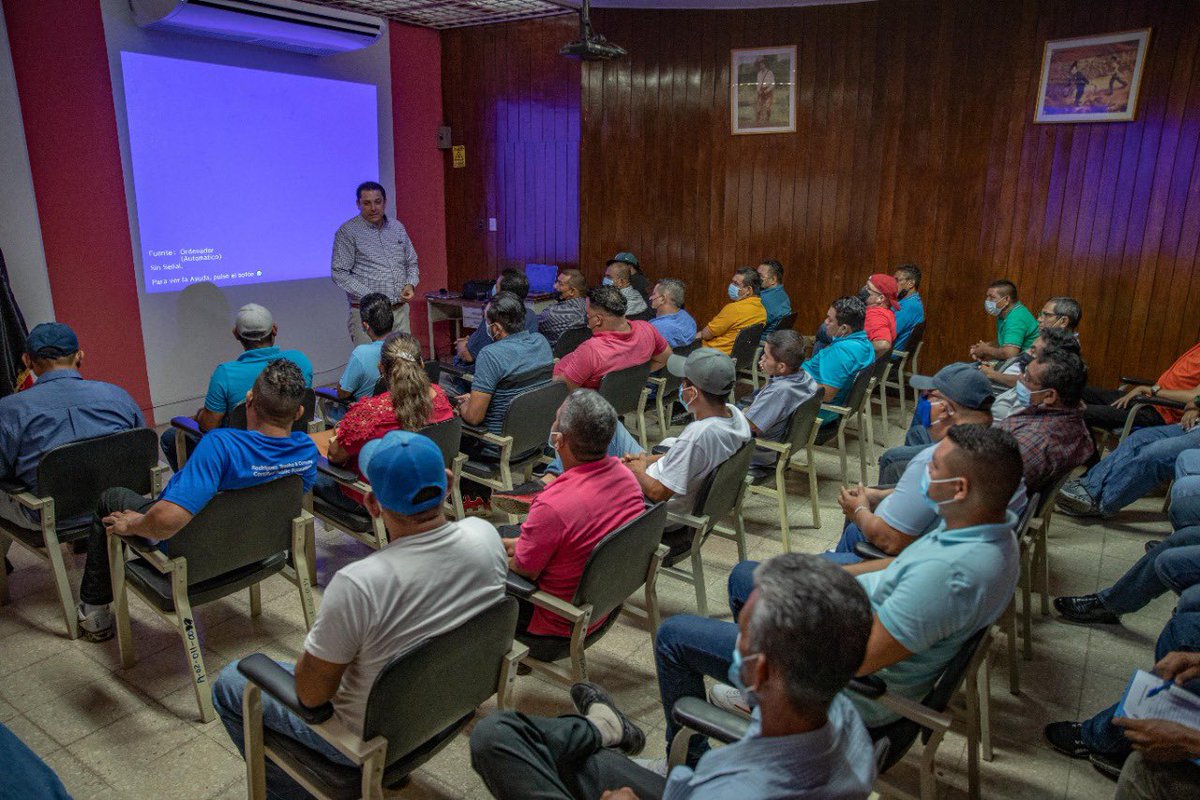 alcaldia_mga's tweet photo. 👨🏽‍💻En este fin de semana, #capacitamos  a #transportistas de las cooperativas que atienden las rutas 159, 158, 154 y 120, sobre relaciones #humanas.

con el objetivo de mejorar el servicio #público y contribuir a reducir los índices de #accidentalidad en la capital. https://t.co/6cVFX0wG4c