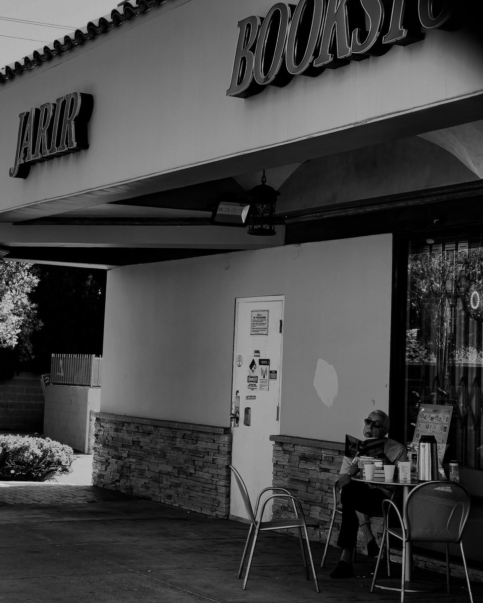 imam_marc's tweet photo. #onemogin #bookstore #thehabit @JarirBooksUSA https://t.co/GhI0qrAlyg