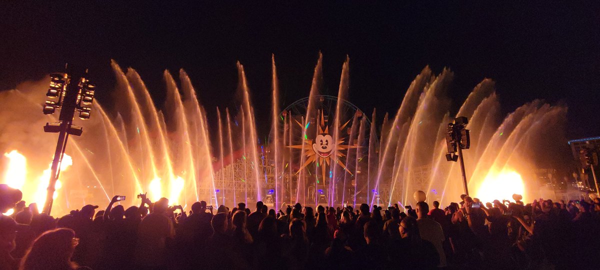 Disneyfan9523's tweet photo. Till Then Have A Magical And Colorful Night! #Disneyland #DisneyCaliforniaAdventure #Disney #WaltDisney #MickeyMouse #MinnieMouse #WaltDisneyCompany #MagicKey #D23 #WorldOfColor #WonderfulWorldOfColor #TheWonderfulWorldOfColor https://t.co/op2rmMl5dV