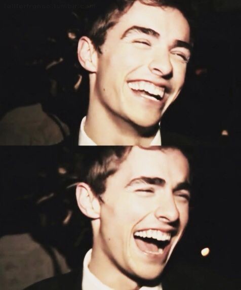 Ele tem o sorriso mais lindo do mundo!
happy bday dave franco <3 