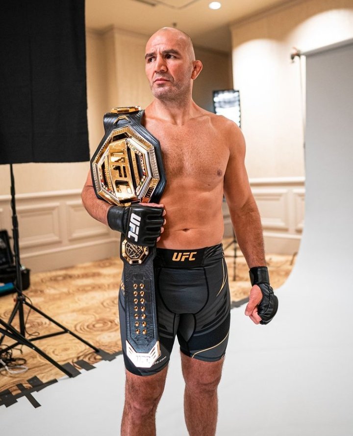 Pedrosql10's tweet photo. Independente do resultado, sempre será CAMPEÃO! Máximo respeito.
#GlovernoCombate #UFC275 https://t.co/8zUPyz3KAm