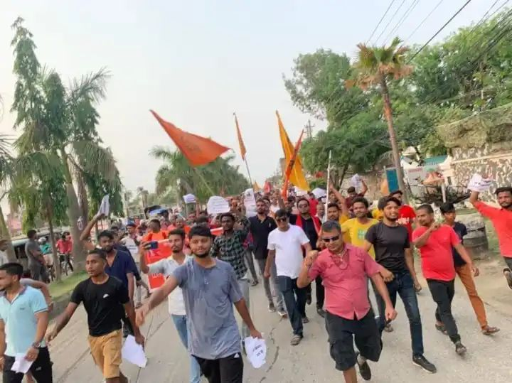 ISuccessPrabhu's tweet photo. Unite Hindus Globally, This is an example of how Nepal Hindus are self-respecting, Massive Rally Organised By Nepali Hindus in Support Of #NupurSharma &amp; #Hinduism. 

At Least hereafter, let’s see if Indian Hindus will have more self-esteem. 

#WorldAgainstIslamicTerror https://t.co/mXKE3VPMq8