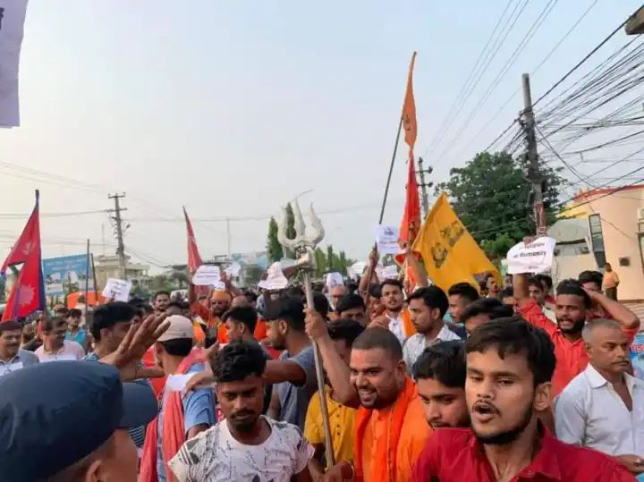 ISuccessPrabhu's tweet photo. Unite Hindus Globally, This is an example of how Nepal Hindus are self-respecting, Massive Rally Organised By Nepali Hindus in Support Of #NupurSharma &amp; #Hinduism. 

At Least hereafter, let’s see if Indian Hindus will have more self-esteem. 

#WorldAgainstIslamicTerror https://t.co/mXKE3VPMq8