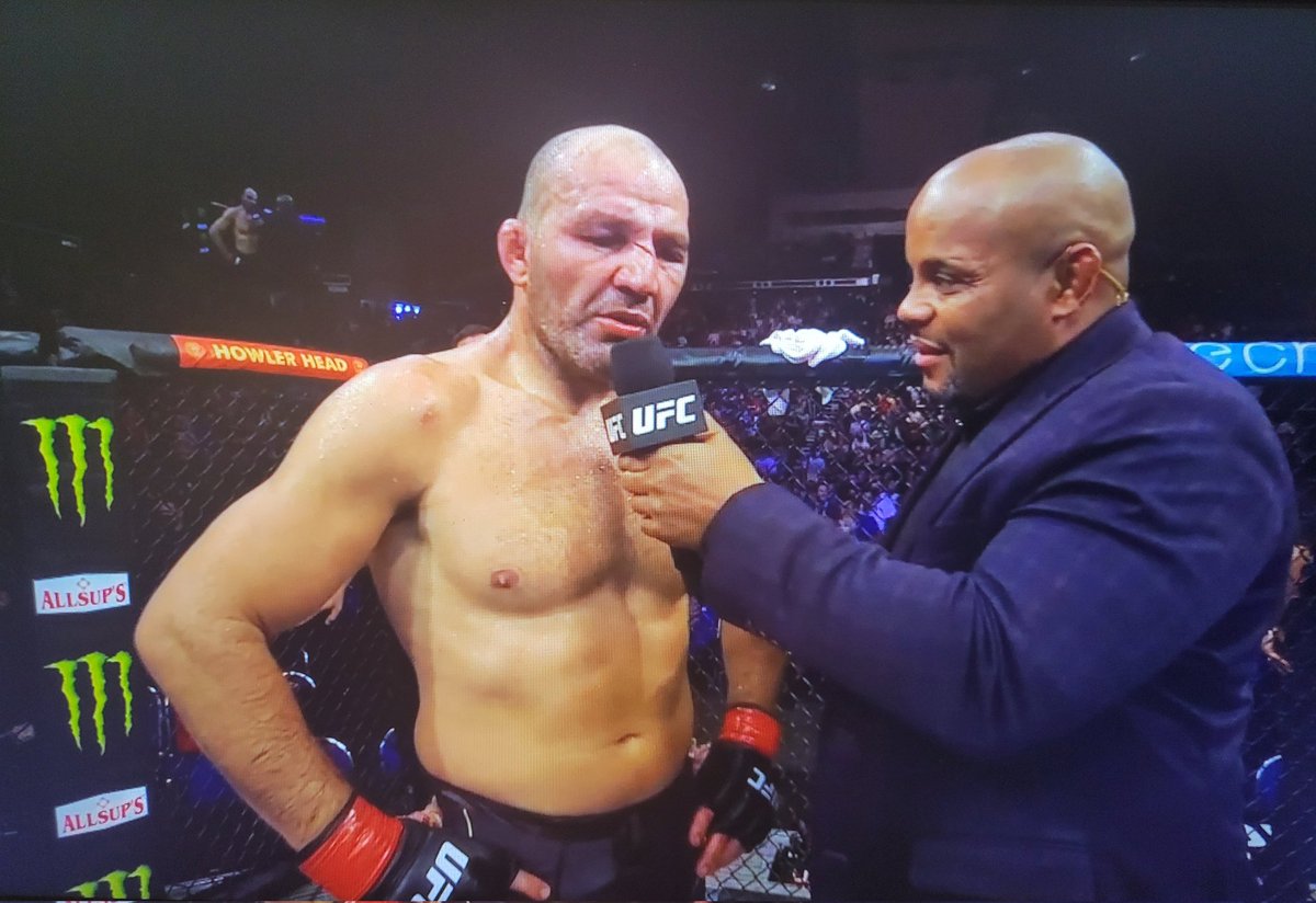iamShahHussain's tweet photo. Glover said he wants to continue...and I say HELL YEAH!!! SUCH A LEGEND 🙏🏻
Was winning the fight but made some made calls in the end.
#UFC275live #UFC275 https://t.co/17UoqbOPUy