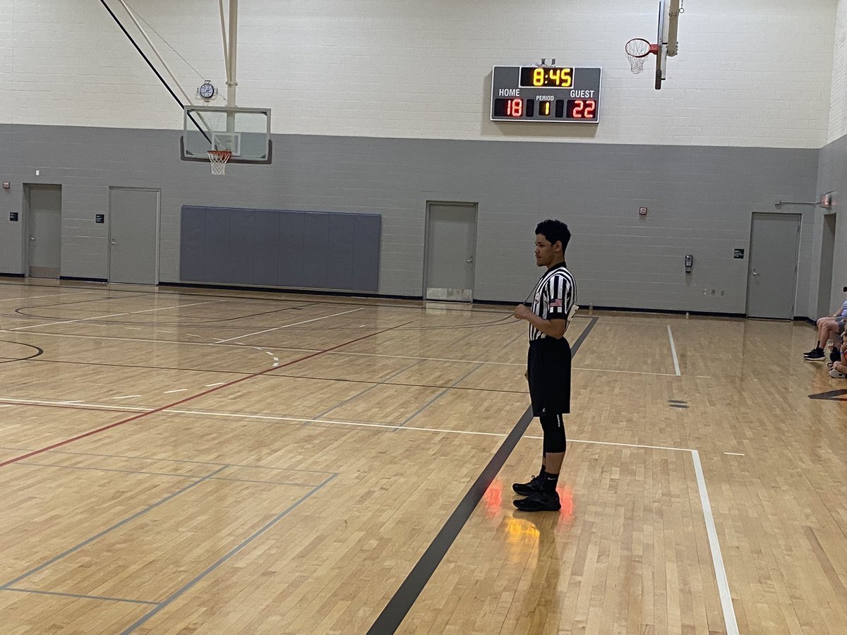 BrianMorley_Mi's tweet photo. Rico Jones, from Saginaw Mi is 16 yrs old and he had an outstanding camp while officiating varsity level play. Rico has a bright future ahead of him! https://t.co/6QqHm8X6G7