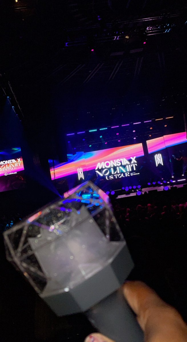 GenniBang's tweet photo. Seeing @OfficialMonstaX live has me feeling this type of high that I’ve never felt before. The love from us to them and them to us is absolutely insane in the best of ways!! I love them so much #MONSTAXUSTOUR #MonstaXinLosAngeles #MonbebePride #Monbebeforlife https://t.co/JpBh5l6Dxx