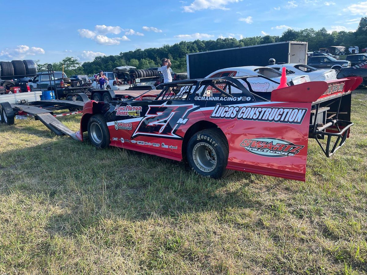 CMannRacing1's tweet photo. Car felt great until I managed to lose a tire halfway through the heat race. 

Then…

Short feature for me. https://t.co/UGKRnBilxh