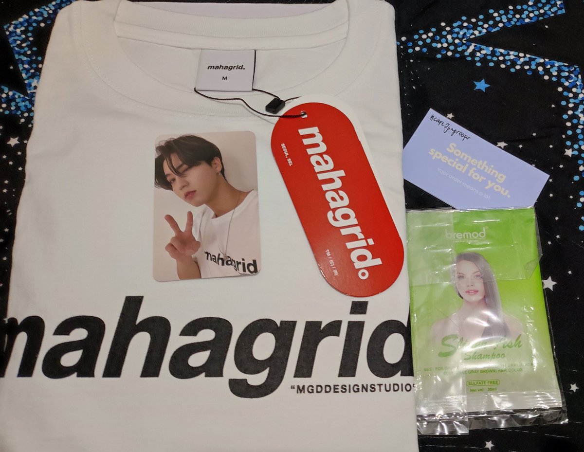 GScart2021's tweet photo. Thank you @cafe2jin for securing these for me 😭😭😭
I so love the shirt, and the pc is to die for 😭
#cafe2jinproofs
#GSBudols https://t.co/aKuYwDFmXm