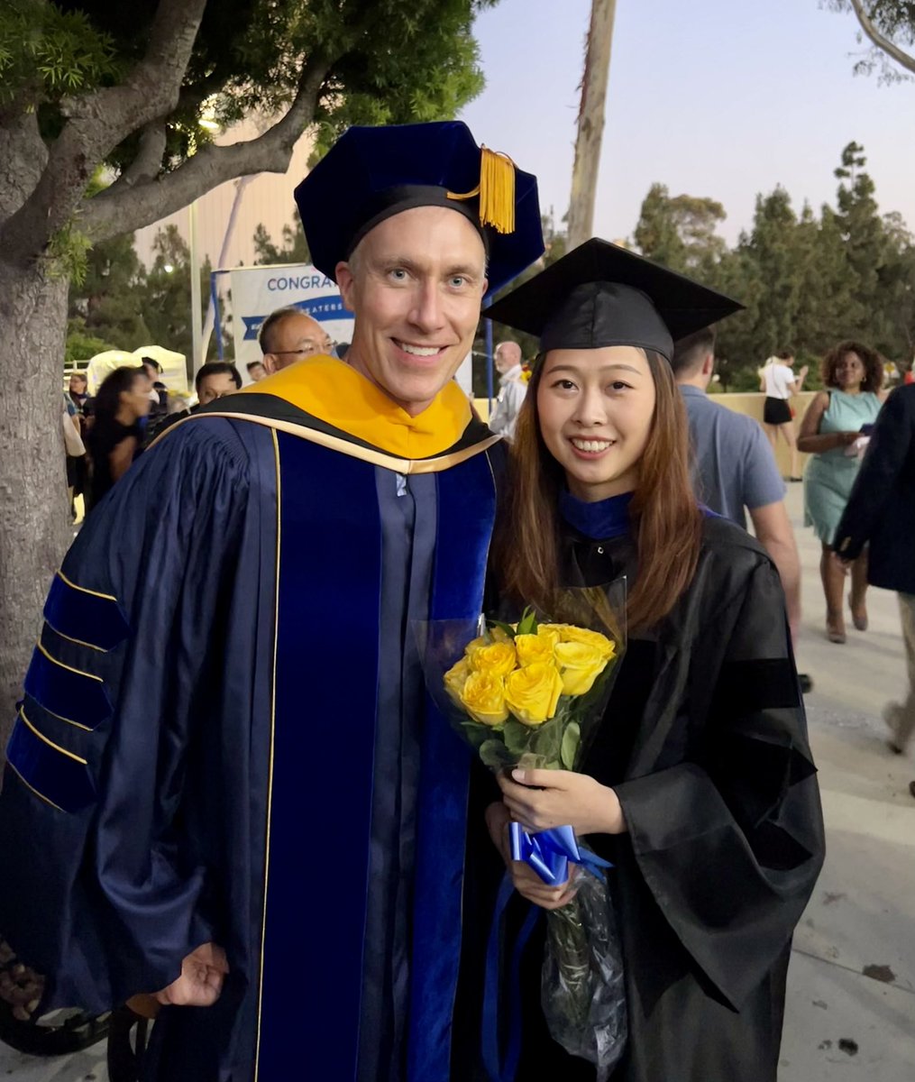 jbprime's tweet photo. Tremendous honor to hood Dr Sijie Yu tonight @AstroBananna @UCIrvine https://t.co/Q6UCKXIyXZ