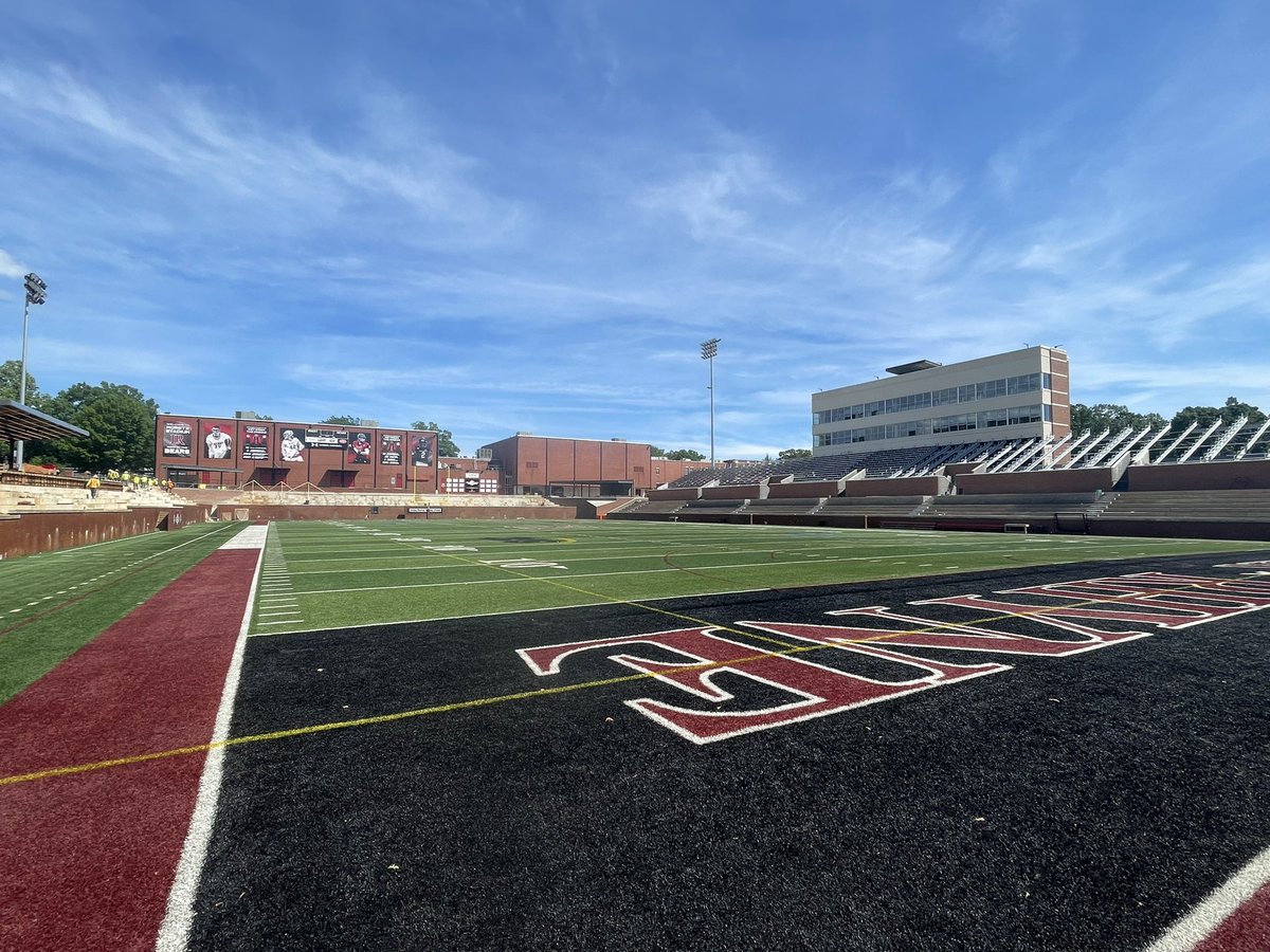 coach_mjacobs's tweet photo. We were blessed to have so many great kids and their families come out for our first exposure camp today. Can’t wait to see what’s in store on 6/17 & 6/18.
#BUILTBETWEENTHEBRICKS 🧱🐻🧱
Register at: https://t.co/c3yPfA5pJu https://t.co/Z8xBCECfCQ