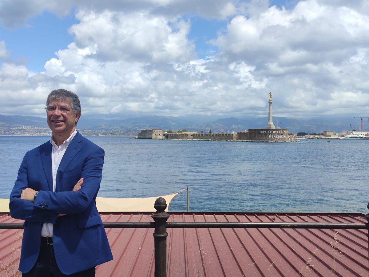 FrancescoDeDom5's tweet photo. BUON VOTO MESSINA! https://t.co/sbLhRVaY75