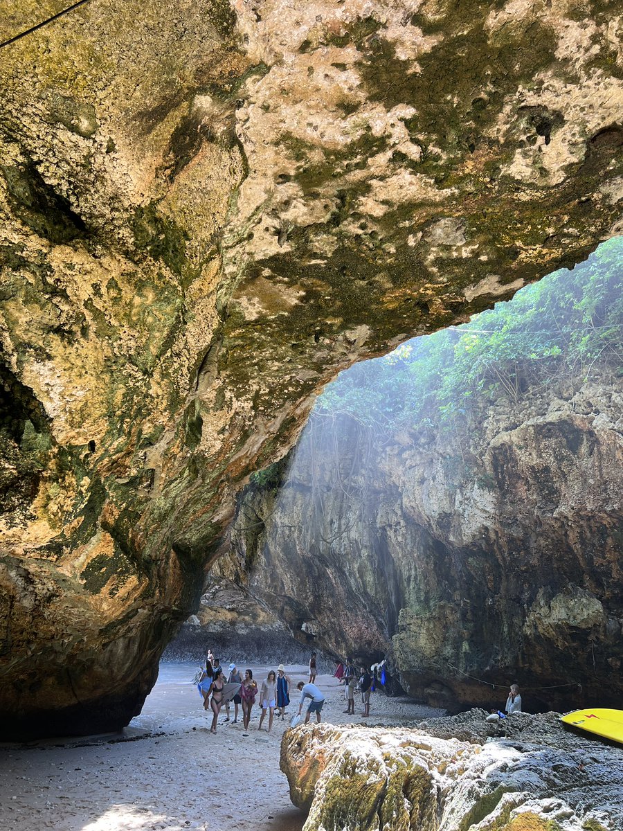 Gm #nftfam
Hidden surf paradise 🏄🏻‍♀️❤️‍🔥