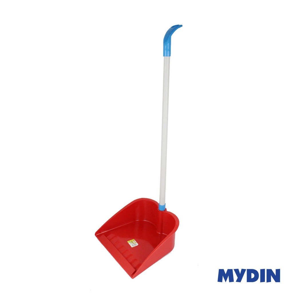 MydinMalaysia's tweet photo. Dulu time sekolah, guna benda ni untuk bersih kan kelas. Tak tahu pula yang dia boleh guna atas padang jugak. Multi purpose betul 👍 https://t.co/PwzcW3wYaE
