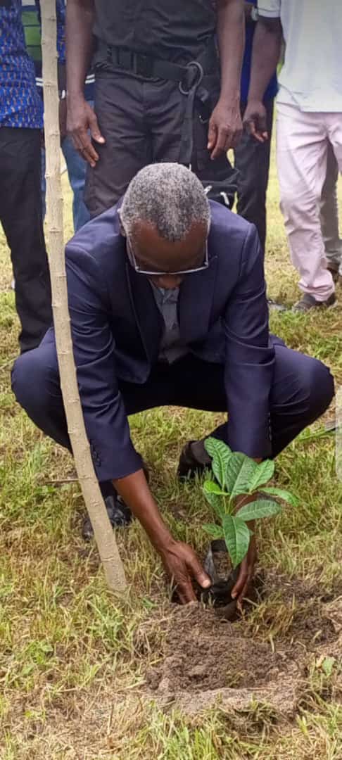 SoundiBob's tweet photo. @KaraUniversite à travers le Projet de Semaine Écologique initié par les étudiants en Masters, confirme une fois encore, son inscription dans la vision de reboisement massif du gouvernement togolais. Reboisements et entretien au rdv à l'UK.
@UE
@GouvTg 
@CCNUCC
@KaraUniversite https://t.co/vm74omUDaa