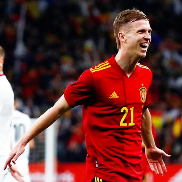 IMFCWHALE's tweet photo. Dani Olmo. @daniolmo7 ⚽️
Check out my NFT AKFC #3350
https://t.co/vmhV4dGRvH
#football #nft #fifa22 #fifaqatar #nftcollector #footballplayer #soccergame #soccerball #soccerlife #team #fans #nftfootball #opensea #apekids #apekidsclub #قطر  #qatar #qatarfootball #spain https://t.co/8WHEhEV9L6