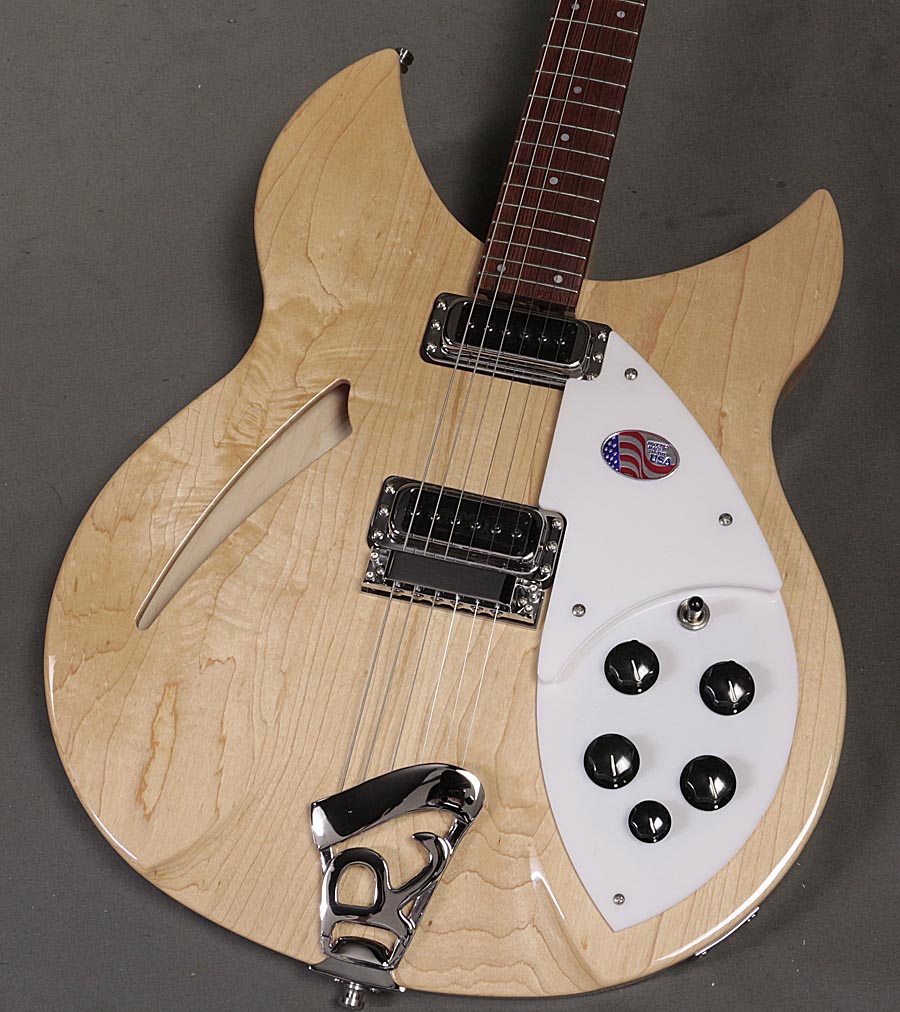 1484_shinjuku's tweet photo. Rickenbacker / 330 Maplegloが久しぶりに入荷!!
流通量の少ないリッケンバッカーのフルサイズ・セミアコーステック・モデルの中で最もポピュラーな330、ぜひこの機会にご検討くださいませ♪
https://t.co/gaJU4WPcMB
#Rickenbacker #mapleglo #ギター #おすすめ #新宿 https://t.co/9oZP3lojMw