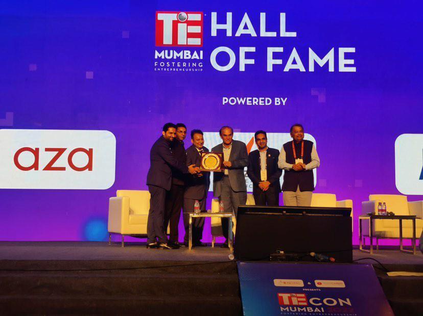 100UnicornsVC's tweet photo. 9Unicorns is honored to receive the Ecosystem Builder Hall of Fame Award by leading entrepreneur and stalwart founder of Marico Industries Mr. Harsh Mariwala.
The award is a great testament to our hard work, but we plan to keep going and build more value in the future! https://t.co/25XinQZwJe