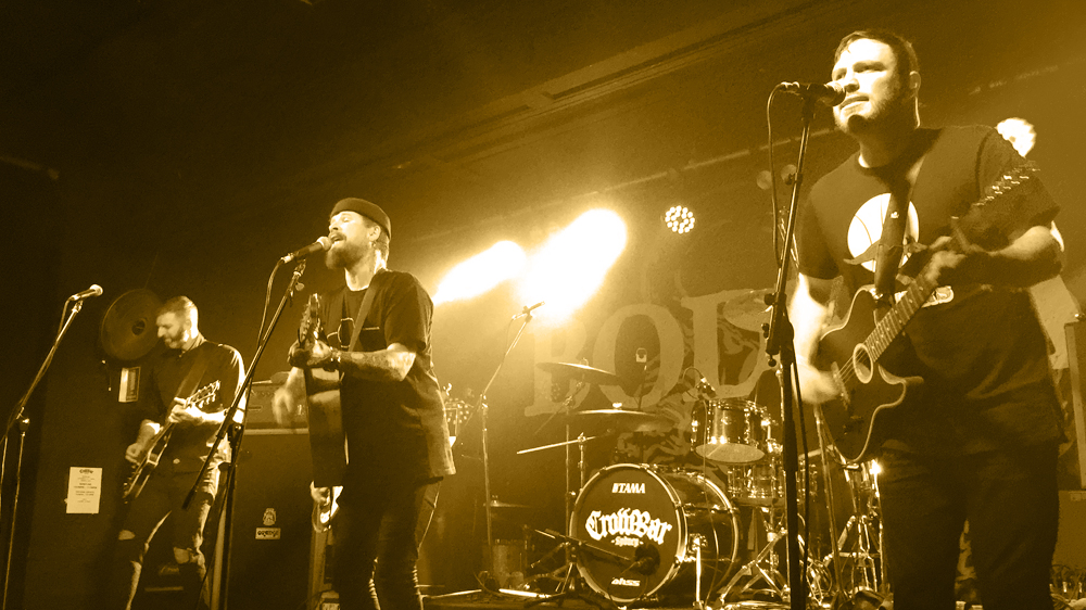dreampropaganda's tweet photo. Last night at Crowbar Sydney Australia, CHASING GHOSTS (110622) #alternativemusic #ChasingGhosts #punk #Aussiemusic #crowbarsyd #crowbarsydney #Aussiepunk #ChasingGhostsAU #indiemusic https://t.co/JMDgnSwPxW