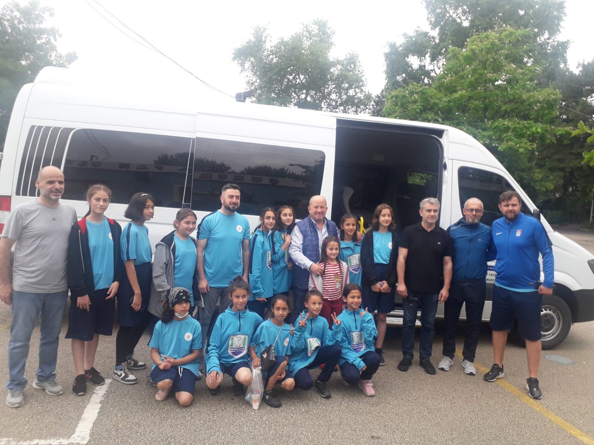 Türkiye şampiyonluğu için yola çıkıldı.Desteklerini esirgemeyen başta <a href="/Bursafanclub16/">BursaFanClub</a> olmak üzere herkese sonsuz teşekkürler.🏀🏀🏀 
<a href="/Ali_Partal/">Ali Partal</a>
<a href="/Osmangazi_MEM/">Osmangazi İlçe Milli Eğitim Müdürlüğü</a> 
<a href="/GurhanCokgezer/">Gürhan Çokgezer</a>