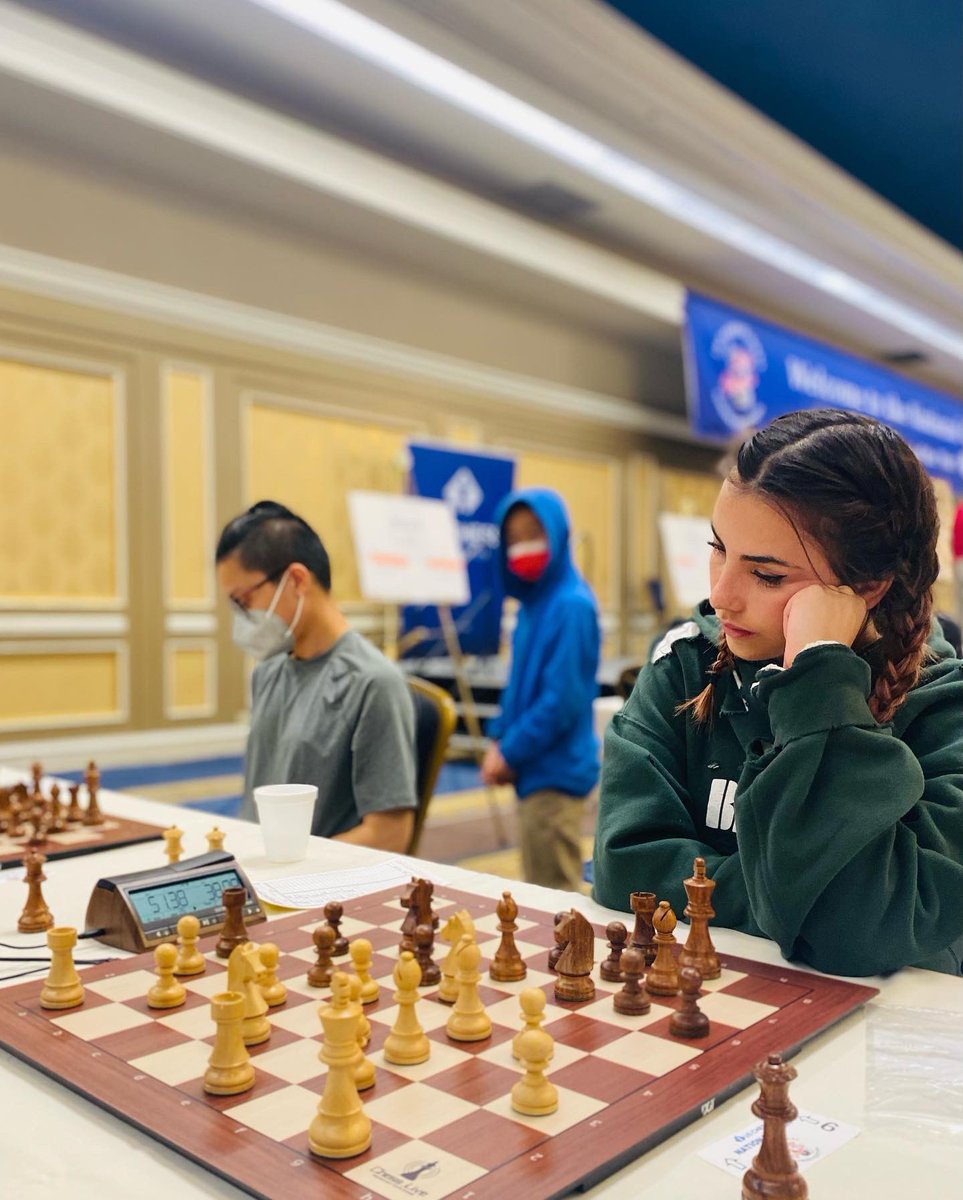 chessdotlive's tweet photo. Round 6 shots #beautyshots @chess_vegas  #chess  #chesstournament  #vegaschessfedtival #streamers  #broadcasting https://t.co/iJ8pfTsLdO