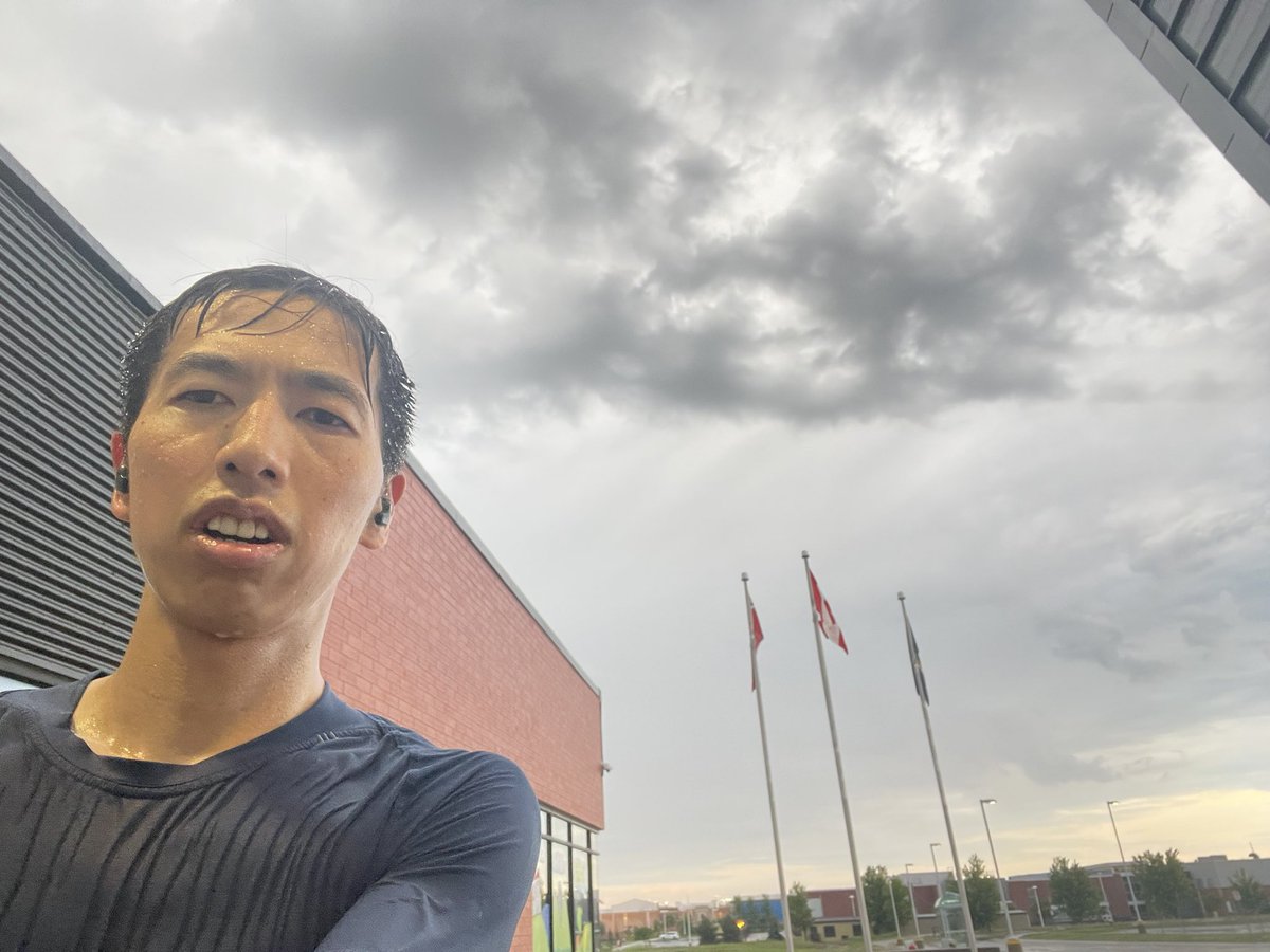 LocalClass_Runr's tweet image. Four hours of gardening followed by 20K run. The weather forecast failed mebadly. Said it would be clear skies but it drenched me for the first 10K. Shoes got soaked and lost their responsiveness making for some sore feet 🙁. #run #runners #running #runchat