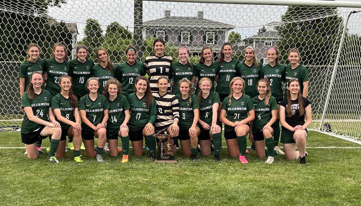 WHSgirlsoccer's tweet photo. This team… Regional Champs! 🏆💚 #FEO https://t.co/YrRYTdfEB5