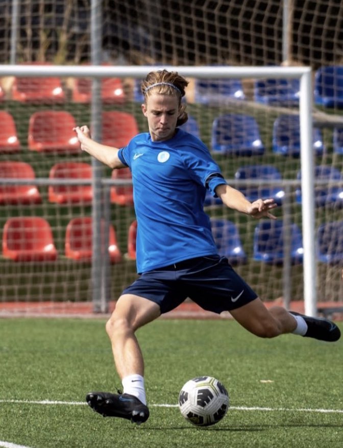 Caleb_Jephte's tweet photo. Nicolas Lacombe vient d’offrir la victoire à l’équipe haïtienne U20 en amical contre le FC Toro ce samedi (1-0) ! 

Attaquant, il est âgé de 17 ans et sera dans la compétition avec Haïti. Il a déjà porté les couleurs du pays en U15. 🇭🇹 https://t.co/AVpe2g32PV