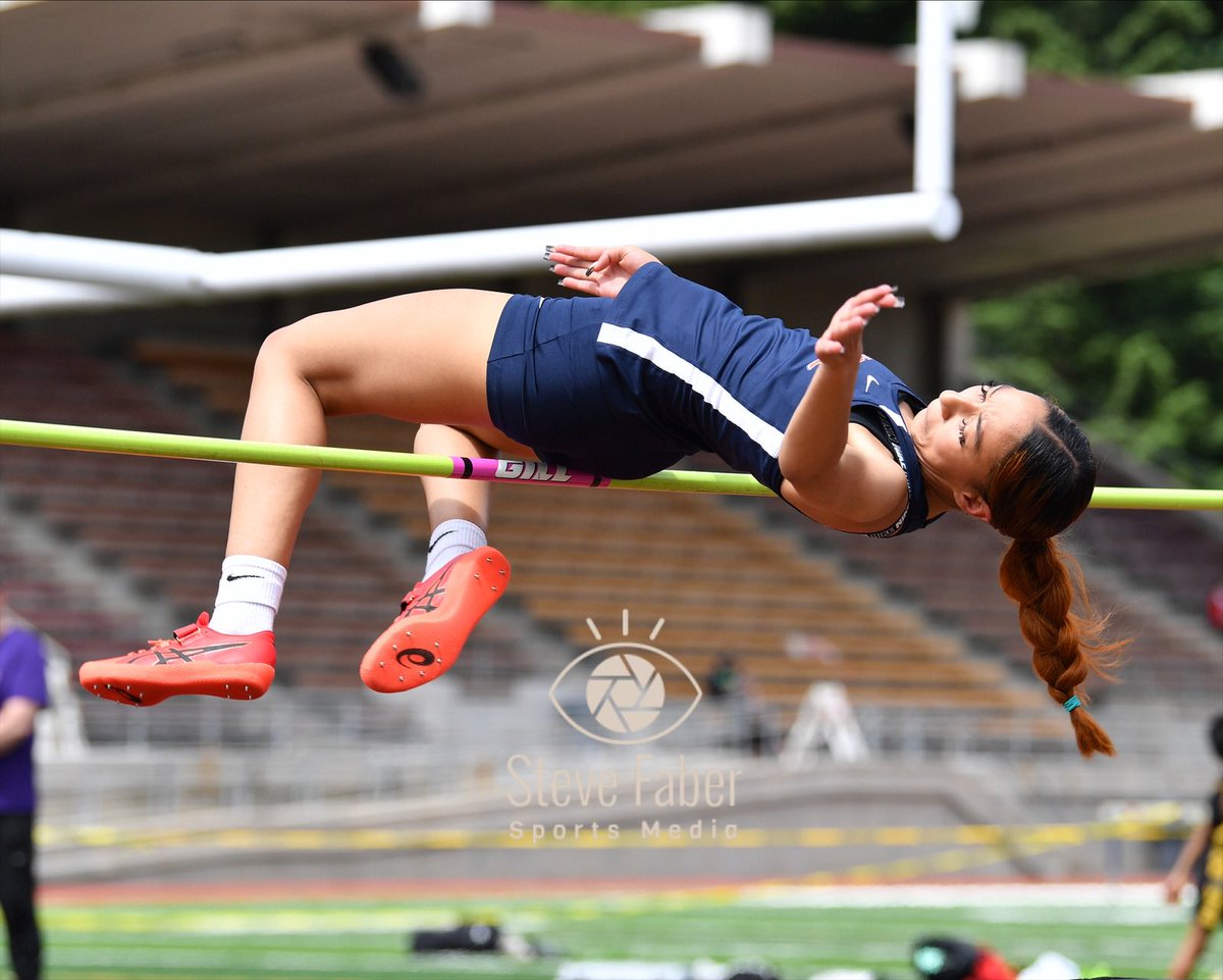 BellyFatLost's tweet photo. Finally expanding my #sportsphotography horizons to #TrackAndField. Hit the French Field meet today. https://t.co/d4YFymUsPT