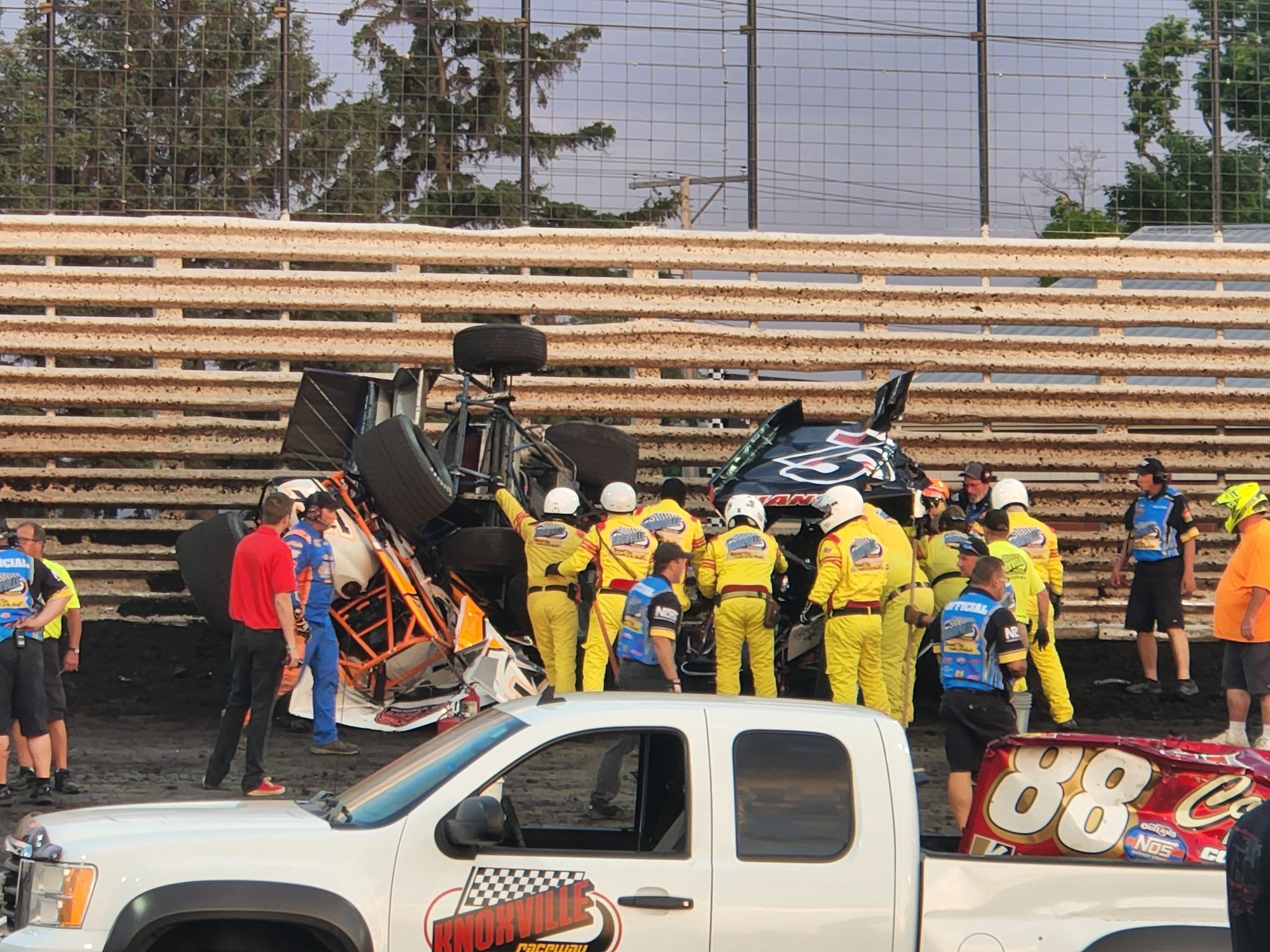 Matthew Schelk On Twitter Is This knoxvilleraces Or A Junk Yard In 